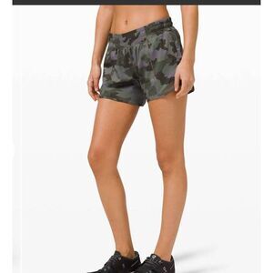 Lululemon Hotty Hot Short Low Rise Size 6 Tall